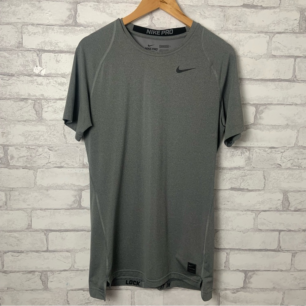 Nike Pro Men's Gray Shirt